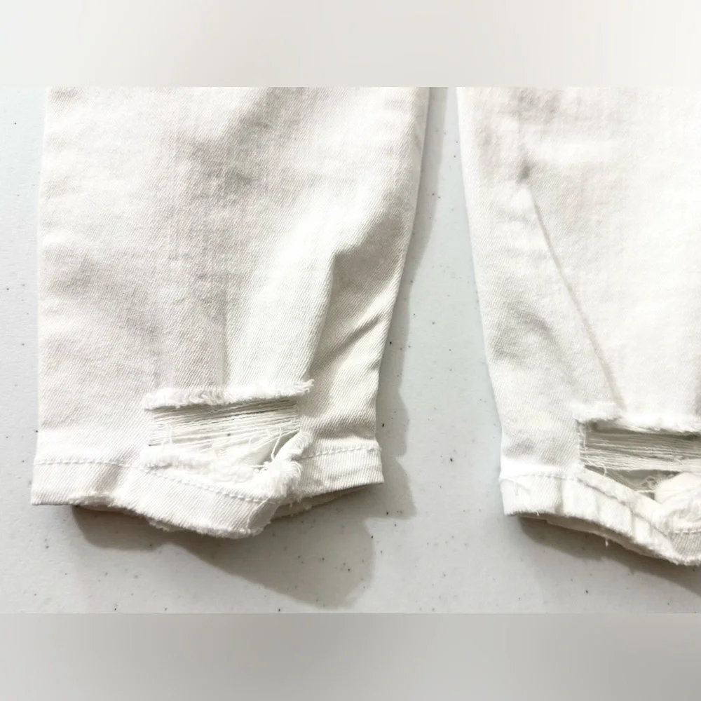 Cello White Distressed Cropped Mid Rise Skinny Jeans Size 9